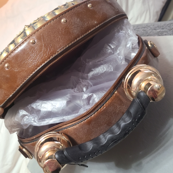 Unique Clock Purse (Clock Functions) - Picture 5 of 6